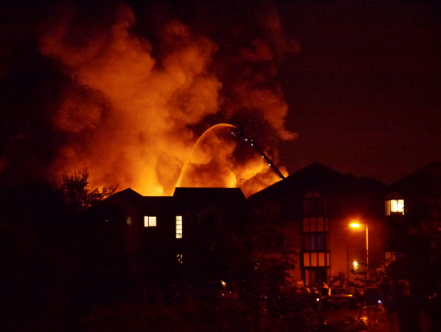 Löschangriff bei Werksbrand (David Dixon) Löschangriff bei Werksbrand (David Dixon)