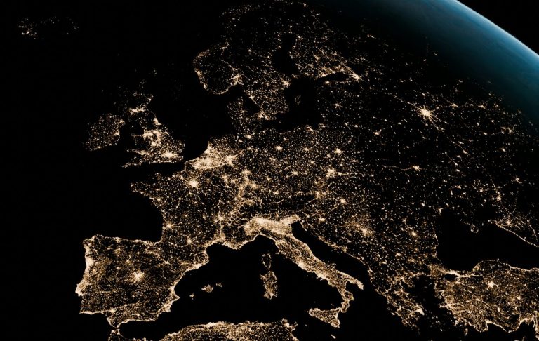 Europa bei Nacht Satellitenaufnahme